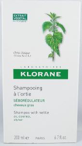 Le shampooing Klorane à l'ortie régule naturellement les sécrétions de sébum du cuir chevelu et ralentit le regraissage des cheveux